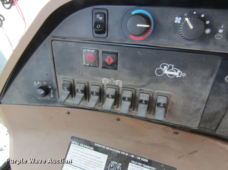 image for item DC4485 2011 John Deere 4930 self-propelled dry spreader applicator