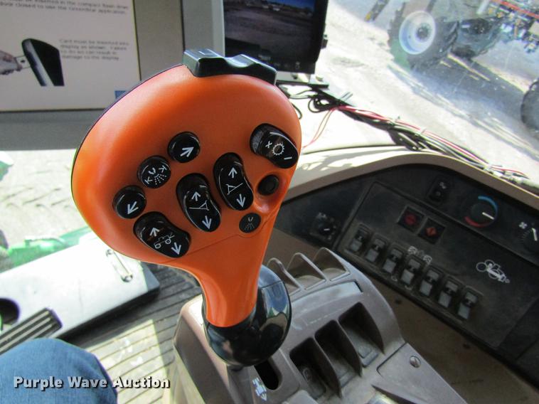 image for item DC4485 2011 John Deere 4930 self-propelled dry spreader applicator