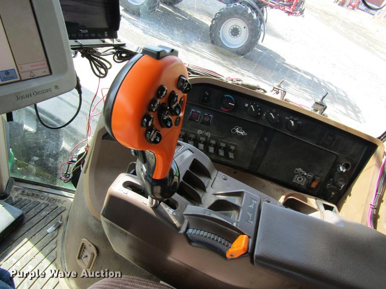 image for item DC4485 2011 John Deere 4930 self-propelled dry spreader applicator