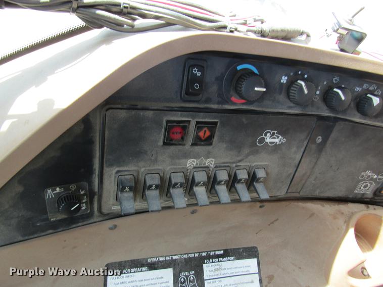 image for item DC4485 2011 John Deere 4930 self-propelled dry spreader applicator