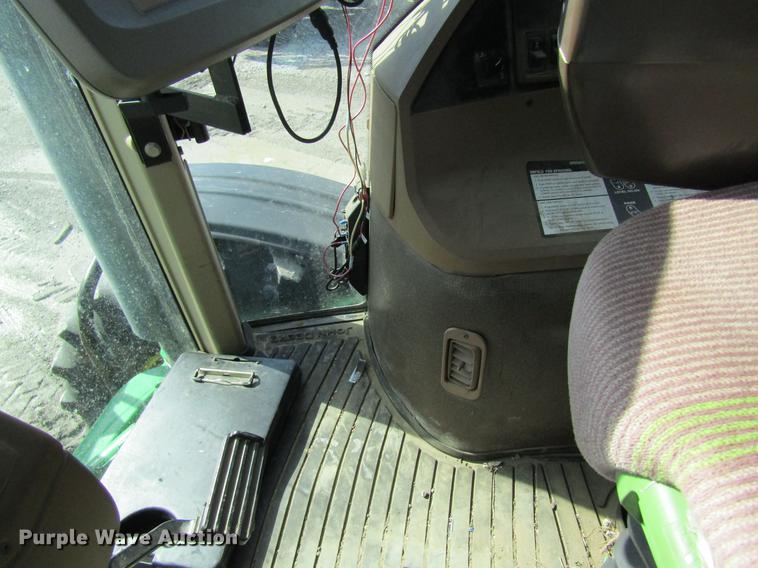 image for item DC4485 2011 John Deere 4930 self-propelled dry spreader applicator