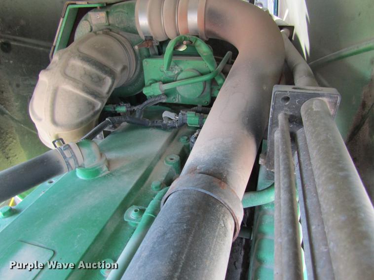 image for item DC4485 2011 John Deere 4930 self-propelled dry spreader applicator