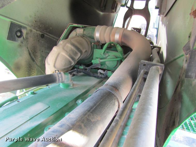 image for item DC4485 2011 John Deere 4930 self-propelled dry spreader applicator