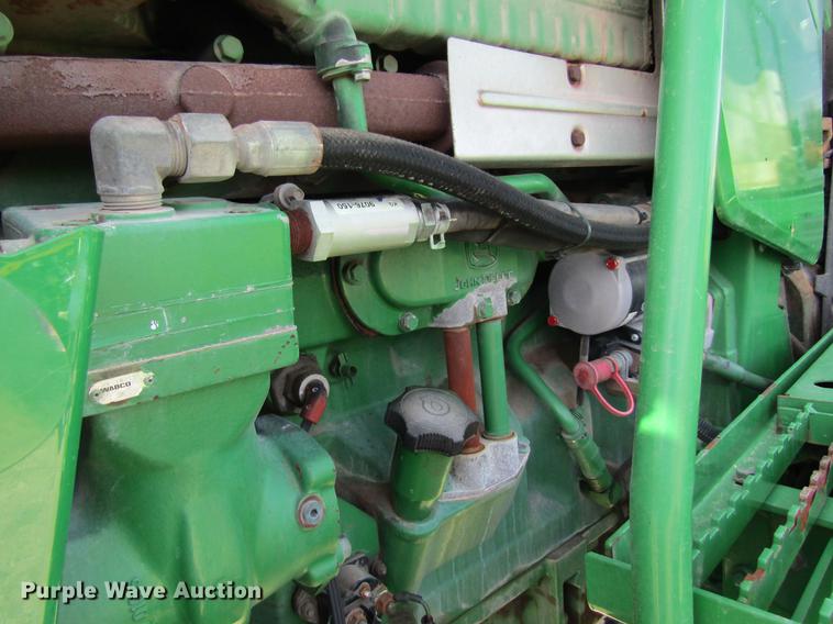 image for item DC4485 2011 John Deere 4930 self-propelled dry spreader applicator