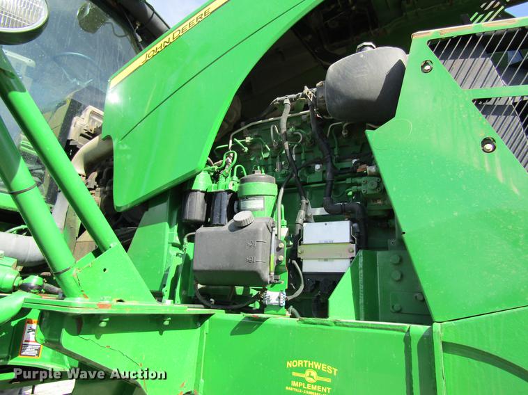 image for item DC4485 2011 John Deere 4930 self-propelled dry spreader applicator