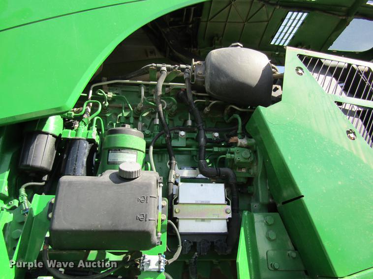 image for item DC4485 2011 John Deere 4930 self-propelled dry spreader applicator