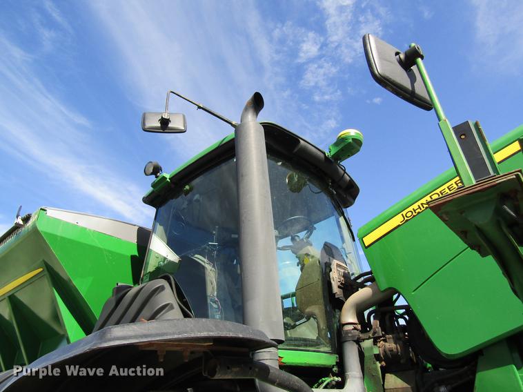 image for item DC4485 2011 John Deere 4930 self-propelled dry spreader applicator