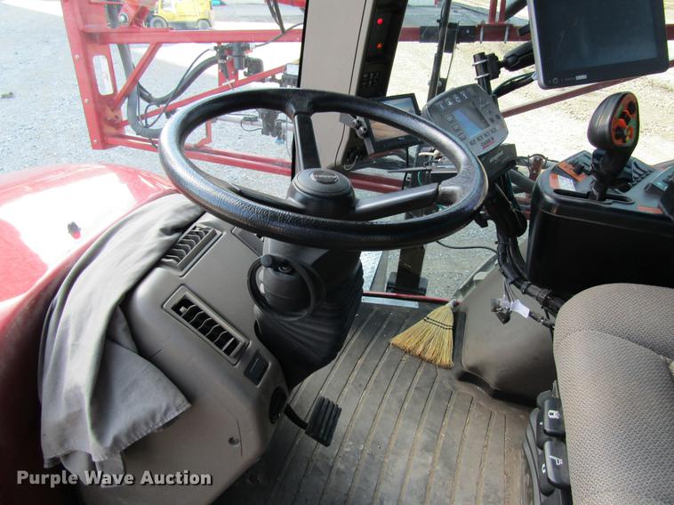 image for item DC4486 2014 Case IH Patriot 3330 self-propelled sprayer