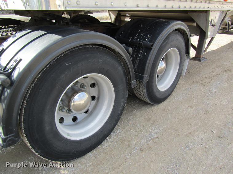 image for item DC4489 2010 Peterbilt 386 semi truck