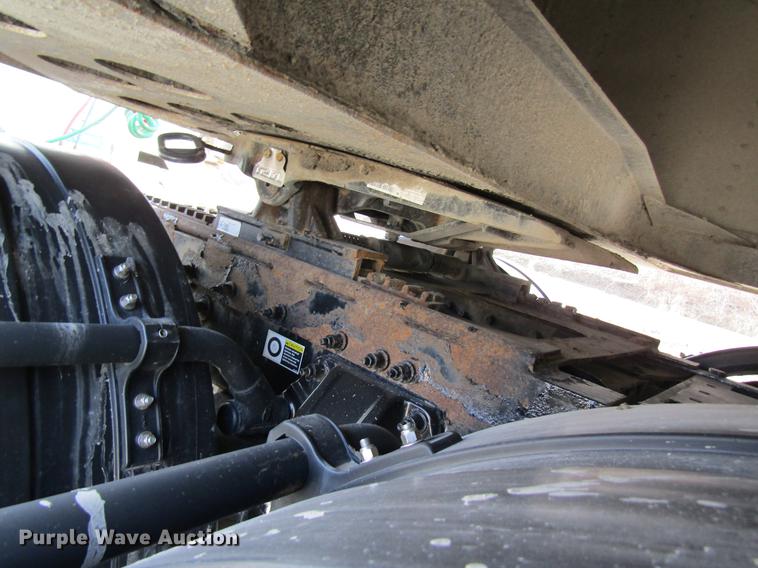 image for item DC4489 2010 Peterbilt 386 semi truck