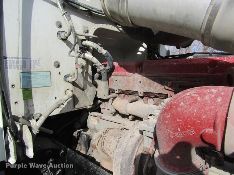 image for item DC4489 2010 Peterbilt 386 semi truck