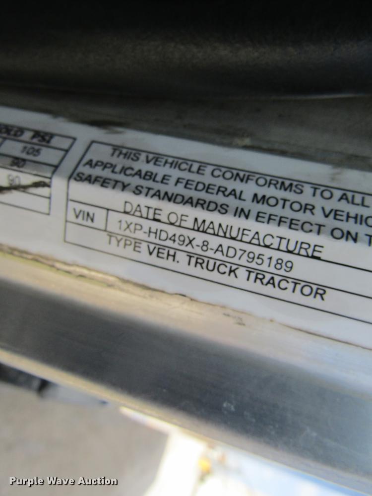 image for item DC4489 2010 Peterbilt 386 semi truck