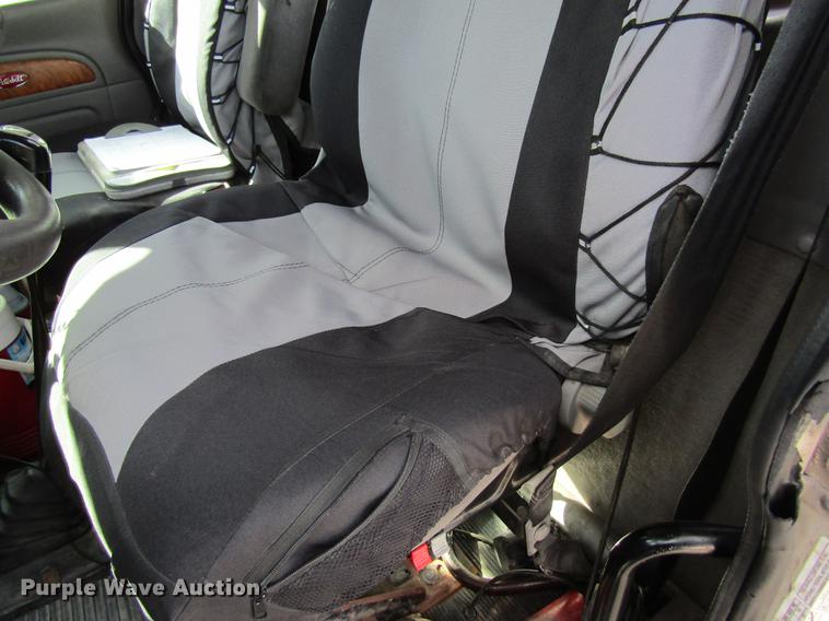 image for item DC4489 2010 Peterbilt 386 semi truck