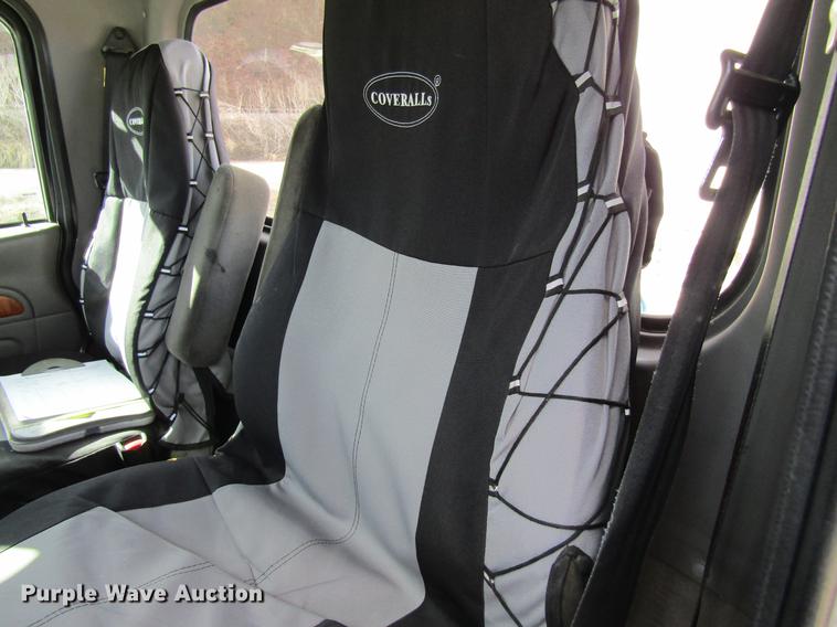 image for item DC4489 2010 Peterbilt 386 semi truck