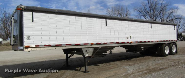 image for item DC4490 2005 Wilson DWH-500 double hopper bottom grain trailer