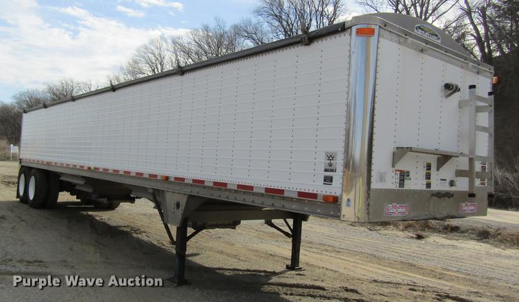 image for item DC4490 2005 Wilson DWH-500 double hopper bottom grain trailer