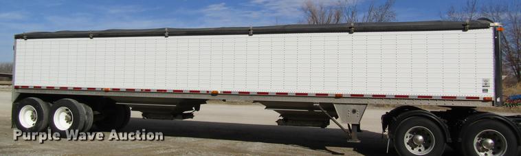 image for item DC4490 2005 Wilson DWH-500 double hopper bottom grain trailer