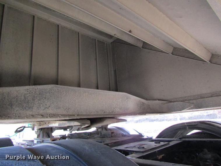 image for item DC4490 2005 Wilson DWH-500 double hopper bottom grain trailer