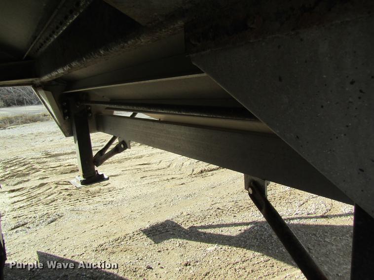 image for item DC4490 2005 Wilson DWH-500 double hopper bottom grain trailer