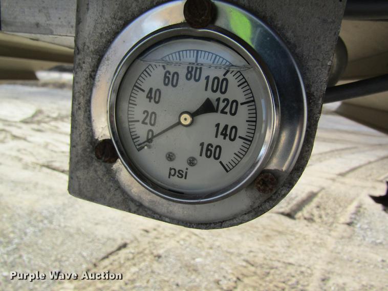 image for item DC4490 2005 Wilson DWH-500 double hopper bottom grain trailer