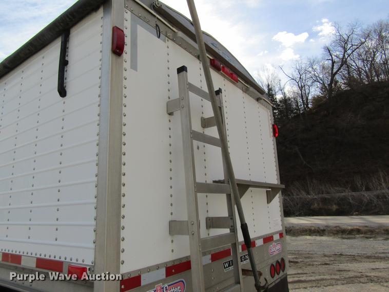image for item DC4490 2005 Wilson DWH-500 double hopper bottom grain trailer