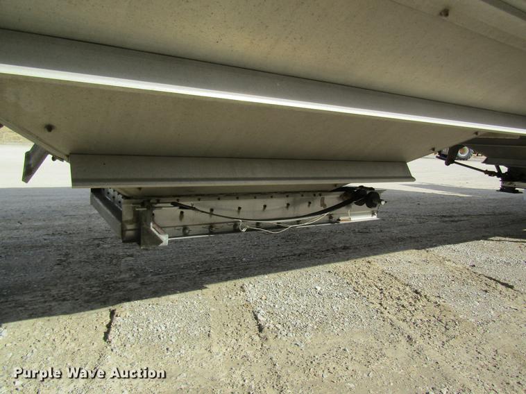 image for item DC4490 2005 Wilson DWH-500 double hopper bottom grain trailer
