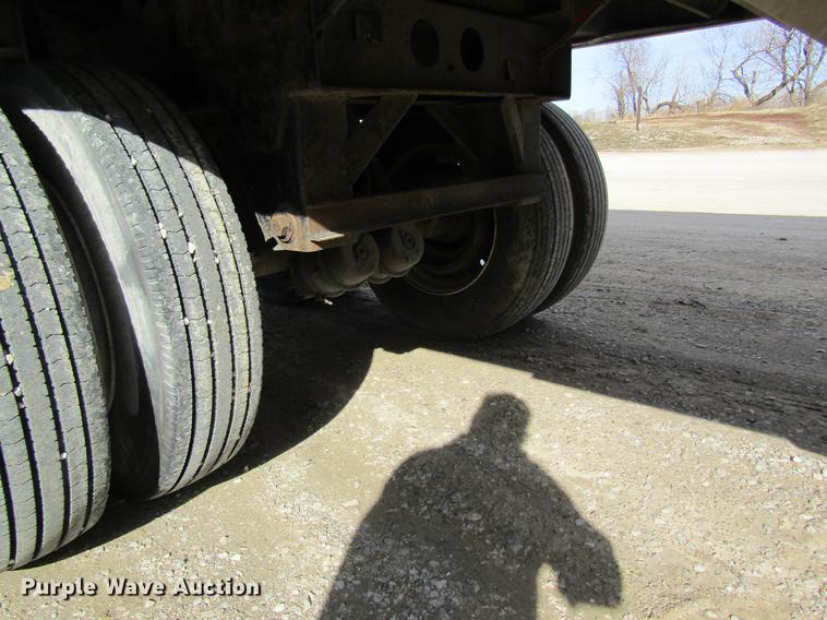 image for item DC4490 2005 Wilson DWH-500 double hopper bottom grain trailer