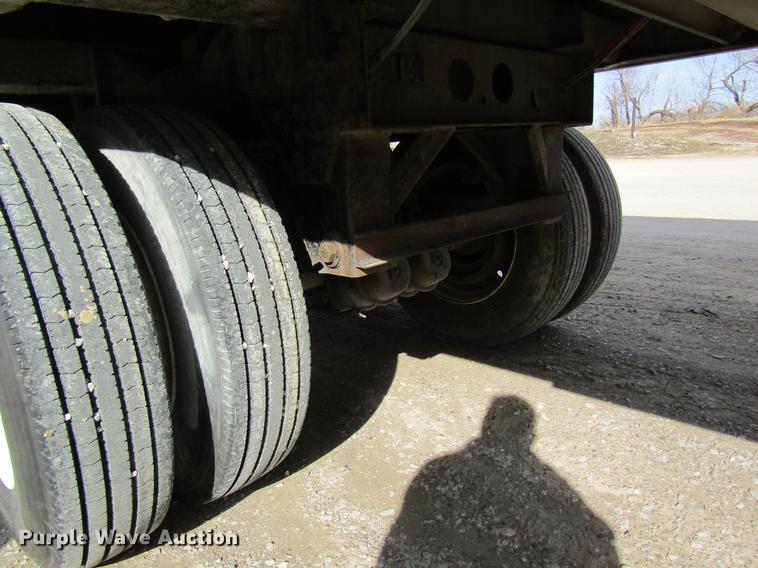 image for item DC4490 2005 Wilson DWH-500 double hopper bottom grain trailer