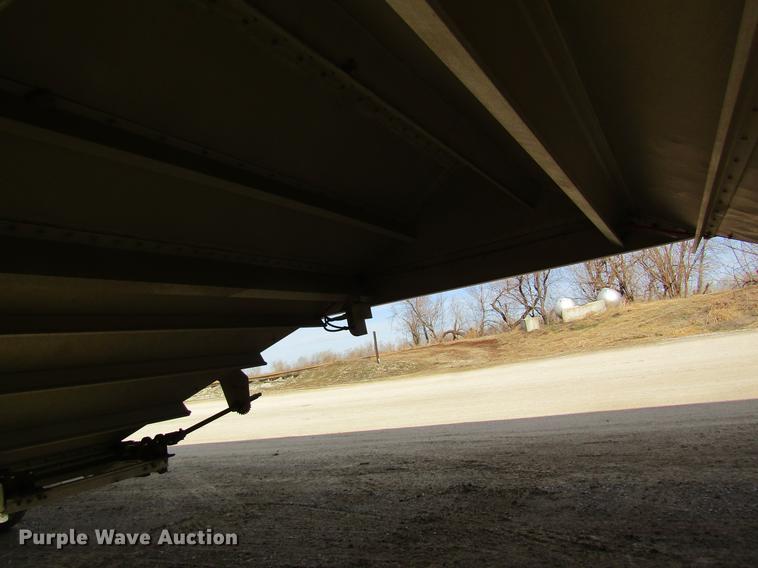 image for item DC4490 2005 Wilson DWH-500 double hopper bottom grain trailer