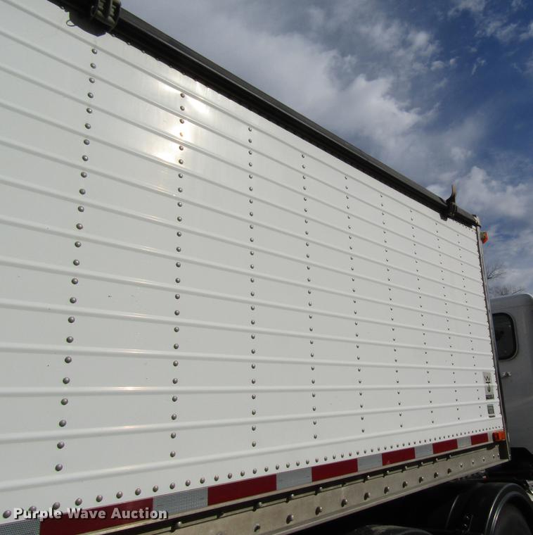 image for item DC4490 2005 Wilson DWH-500 double hopper bottom grain trailer