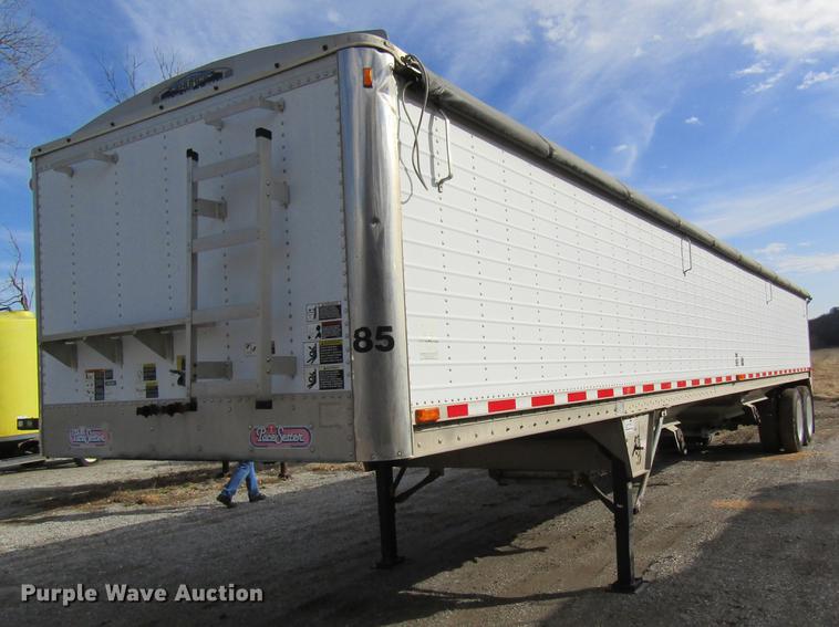 image for item DC4491 2001 Wilson DWH-400 double hopper bottom grain trailer