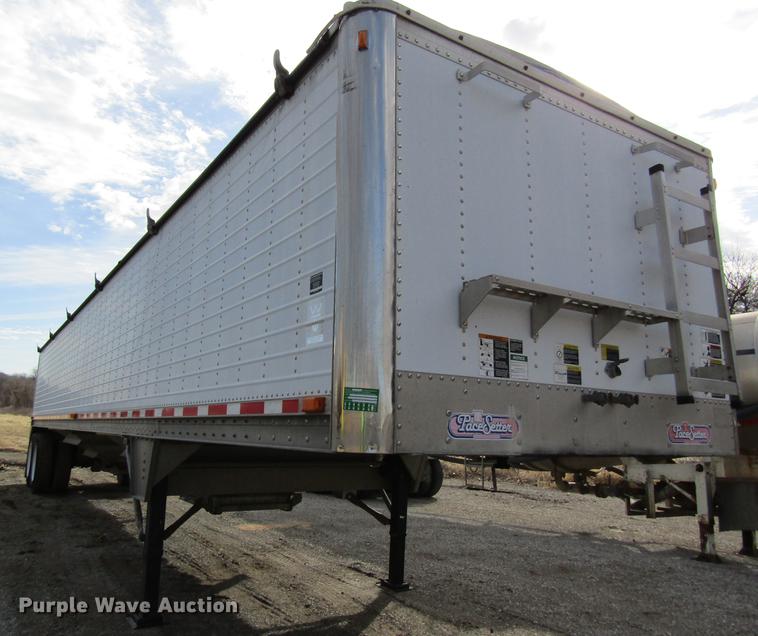 image for item DC4491 2001 Wilson DWH-400 double hopper bottom grain trailer