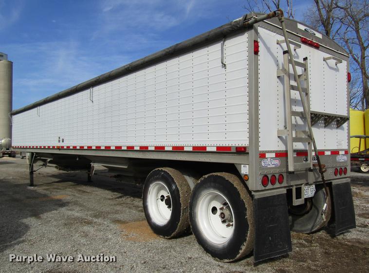 image for item DC4491 2001 Wilson DWH-400 double hopper bottom grain trailer