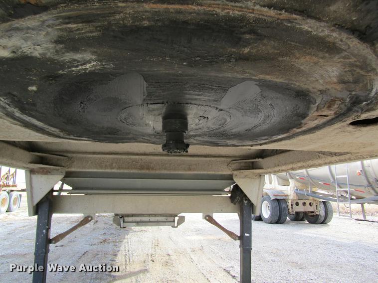 image for item DC4491 2001 Wilson DWH-400 double hopper bottom grain trailer