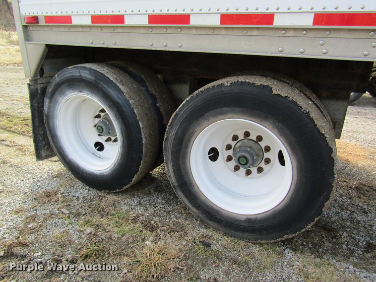 image for item DC4491 2001 Wilson DWH-400 double hopper bottom grain trailer