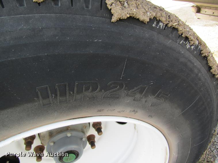 image for item DC4491 2001 Wilson DWH-400 double hopper bottom grain trailer