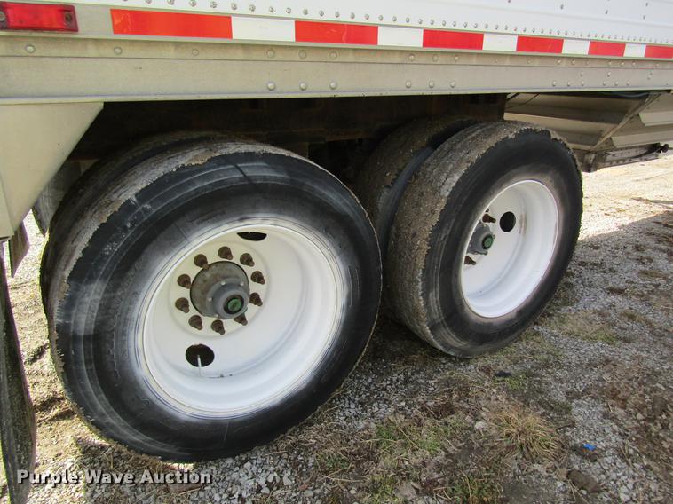 image for item DC4491 2001 Wilson DWH-400 double hopper bottom grain trailer