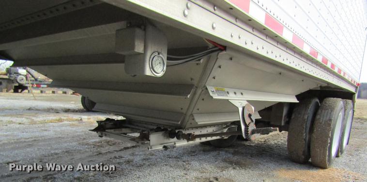 image for item DC4491 2001 Wilson DWH-400 double hopper bottom grain trailer