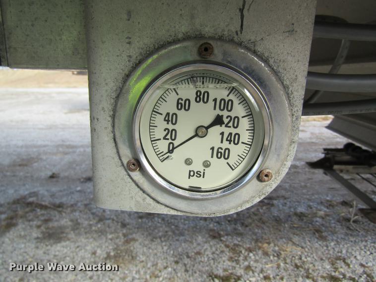 image for item DC4491 2001 Wilson DWH-400 double hopper bottom grain trailer