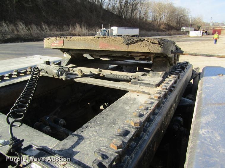 image for item DC4492 2003 Volvo VNM semi truck