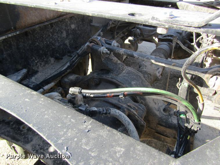 image for item DC4492 2003 Volvo VNM semi truck