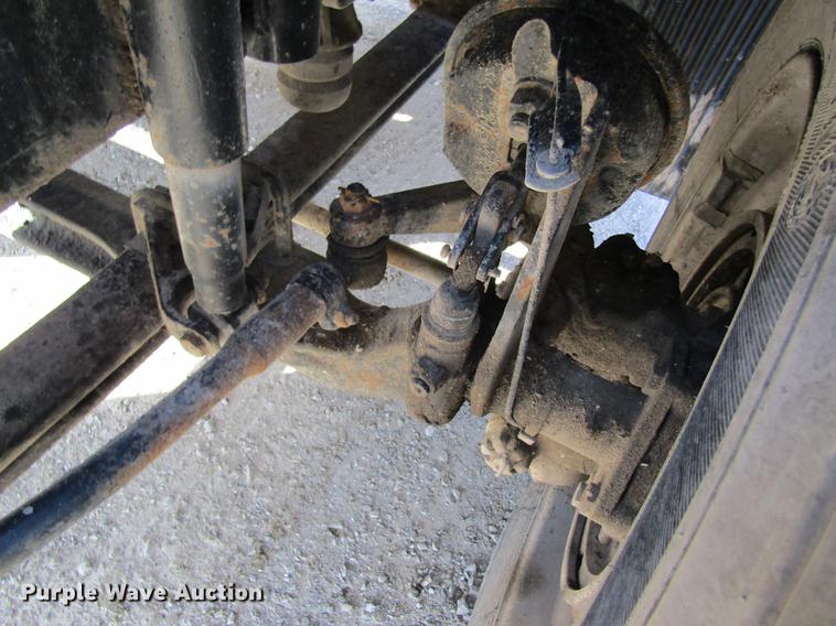 image for item DC4492 2003 Volvo VNM semi truck