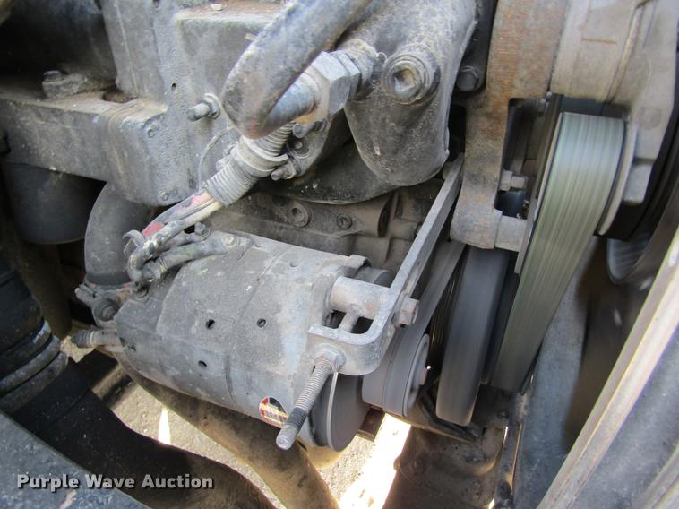 image for item DC4492 2003 Volvo VNM semi truck