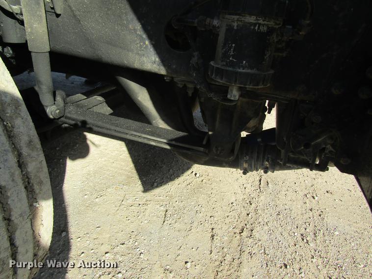 image for item DC4492 2003 Volvo VNM semi truck