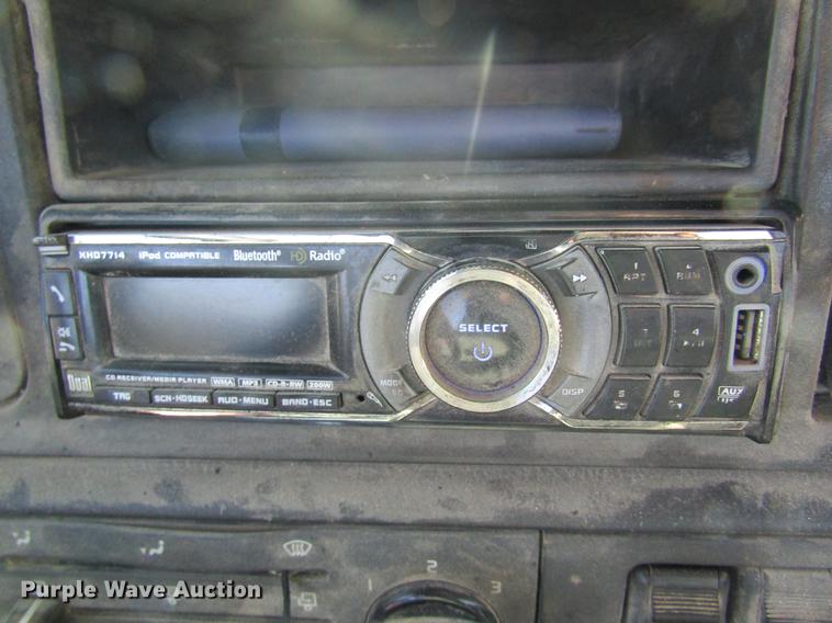 image for item DC4492 2003 Volvo VNM semi truck