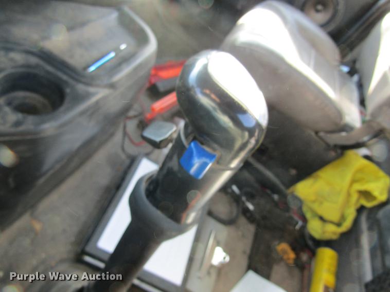 image for item DC4492 2003 Volvo VNM semi truck