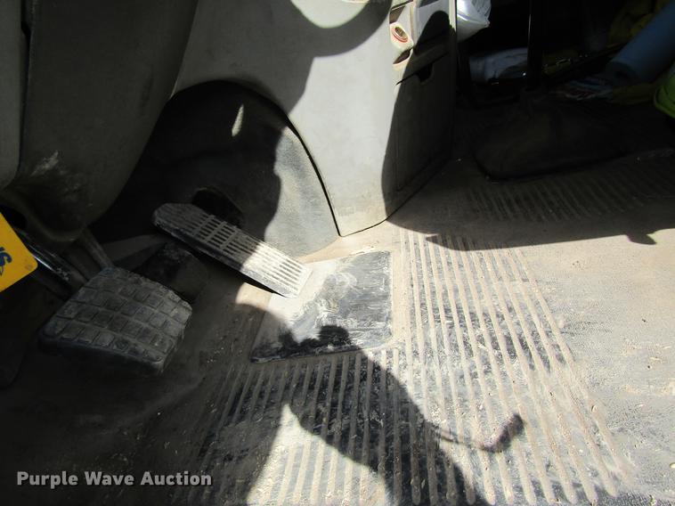 image for item DC4493 2001 Freightliner Columbia 120 semi truck