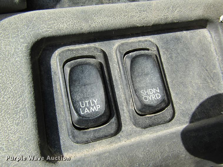 image for item DC4493 2001 Freightliner Columbia 120 semi truck