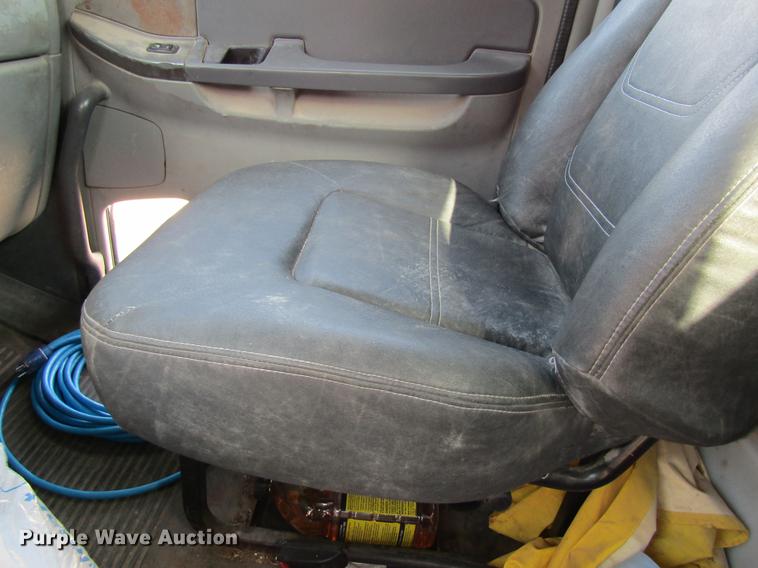 image for item DC4493 2001 Freightliner Columbia 120 semi truck