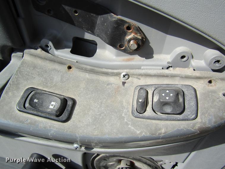 image for item DC4493 2001 Freightliner Columbia 120 semi truck